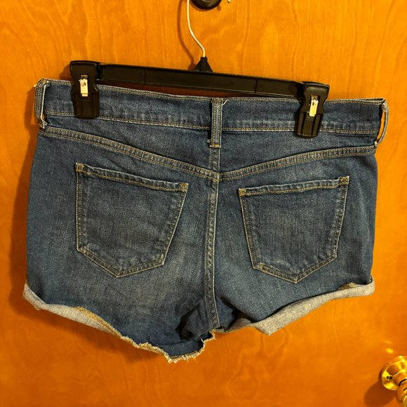 Old Navy Boyfriend Shorts Rolled cuff‎ Distressed Size 4 - Picture 8 of 10